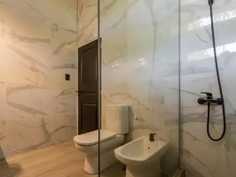 CASA 3 DORMITORIOS, PARQUE Y PILETA. RICARDONE