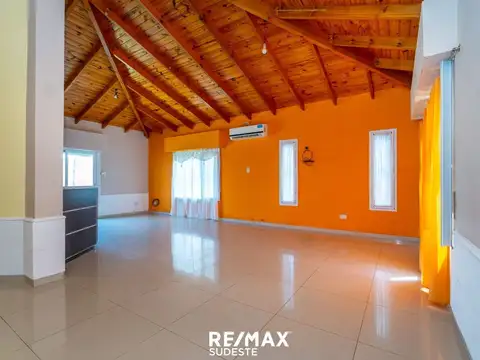 Hermosa y amplia casa en venta en Punta Alta