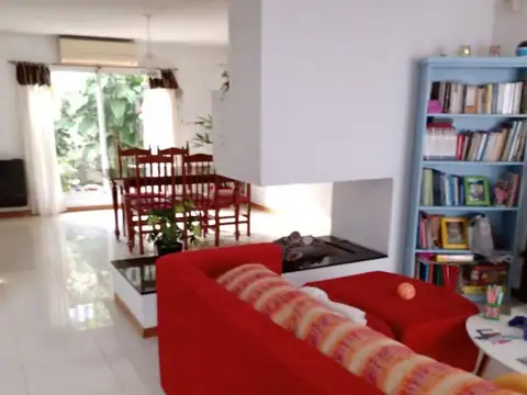 Casa 4 ambientes con 3 baños