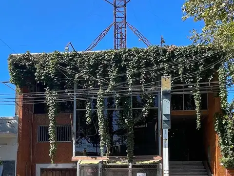 Local Comercial  2 plantas,  y lote  de 365mts