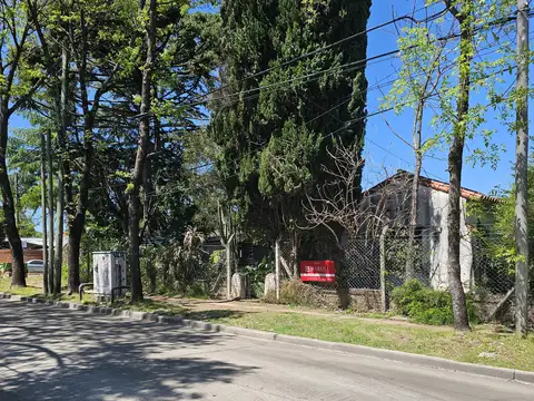 Casa a reciclar en venta en San Isidro Vias / Rolon