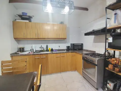 Depto Tipo Casa 4 ambientes con 2 baños