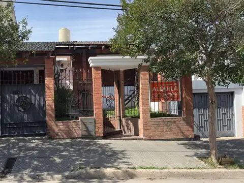 Casa en alquiler Maipu II sección 3dormitorios y pileta