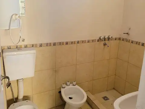 Monoambiente en Alberti 900 x escalera- San Cristobal