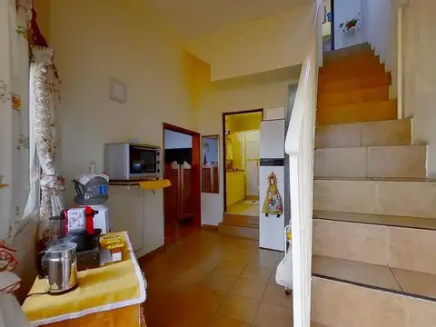 Depto Tipo Casa 4 ambientes con 2 baños