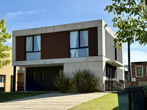 Casa en Araucarias Puertos del Lago Escobar