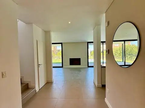 Casa en Alquiler de 3 dormitorios