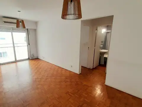 Vicente López - Amplio departamento de 2 amb con Balcón francés 