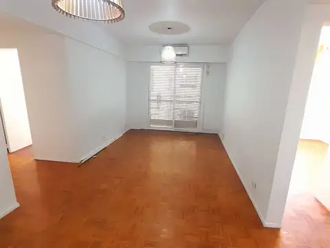 Vicente López - Amplio departamento de 2 amb con Balcón francés 