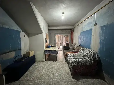 CASA CON GALPÓN EN VENTA