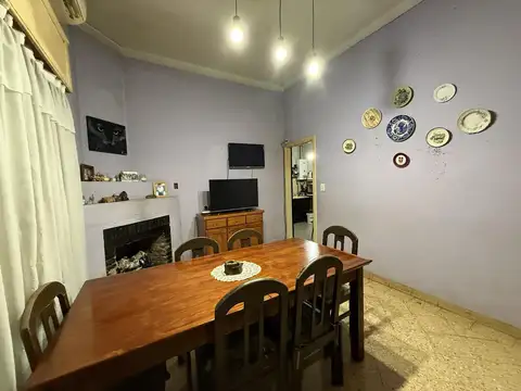 Casa de 3 amb. con local sobre terreno de 424m2 a la venta en Cañuelas