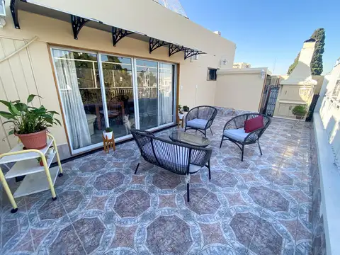 DEPARTAMENTO 5 AMBIENTES, CON BALCON FRENTE A PLAZA ARENALES - VILLA DEVOTO