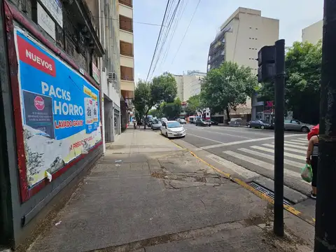 Terreno para uso comercial en Caballito / Parque Chacabuco en Alquiler