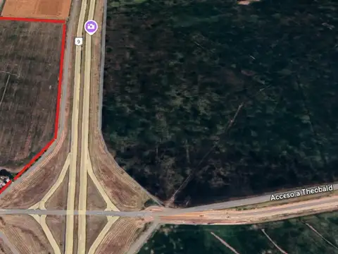 Campo a la Venta Sobre Autopista RN9