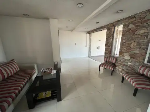 Av. Presidente Perón 1450 100, Piso G