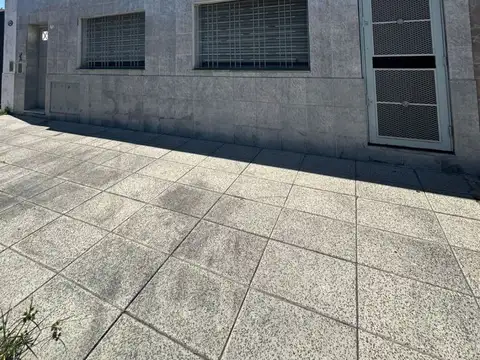 ALQUILER DE PH INDEPENDIENTE CON COCHERA / PATIO