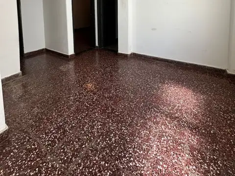 Depto Tipo Casa en Alquiler en Lomas Del Mirador, $ 1.100.000