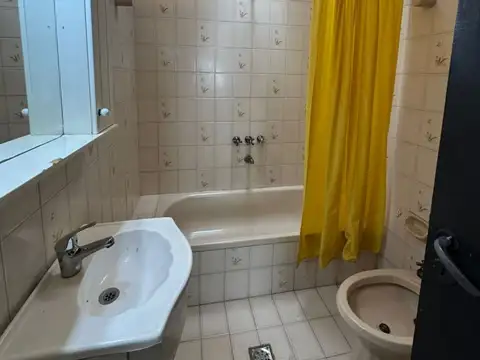 Depto Tipo Casa en Alquiler con 1 cocheras