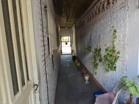 Casa 6 ambientes con 2 baños