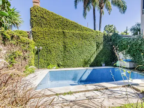 Casa en VENTA con jardín y pileta - 6 ambientes - Villa Urquiza