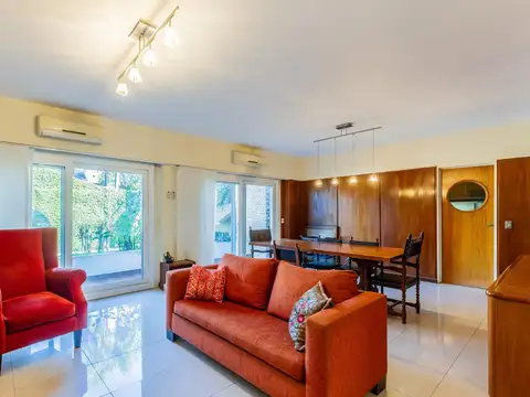 Casa 6 ambientes con 4 baños