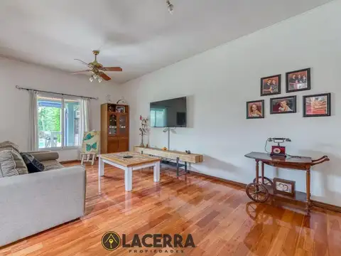 Casa 6 ambientes con 4 baños