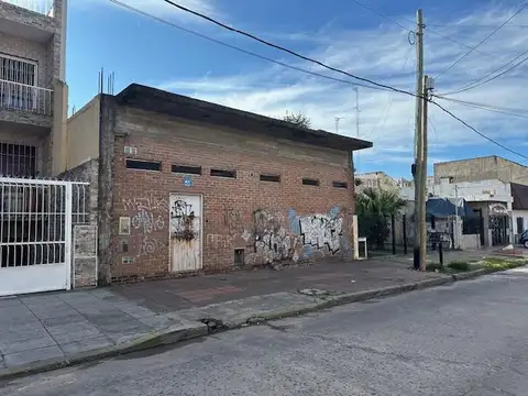 Local Comercial en  venta - Centro Comecial de I. Casanova, salida a dos calles