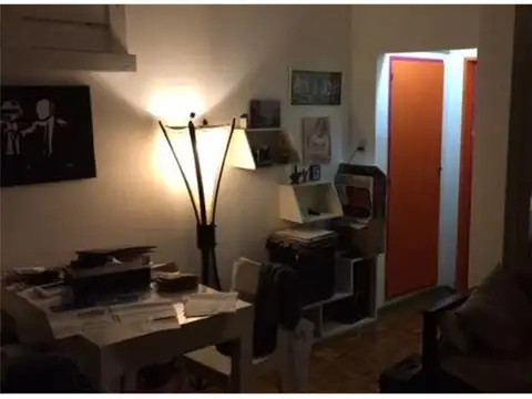 Excelente 2 ambientes ubicado sobre Av Maipu - BUEN ESTADO - MUY LUMIONOSO