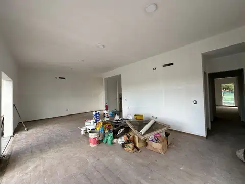 Casa 5 ambientes con 3 baños