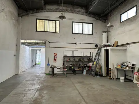 Galpon en Venta en Mataderos, USD 350.000