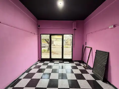 Local en Alquiler en Temperley, $ 600.000