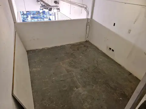 Local en Venta Via Púb.