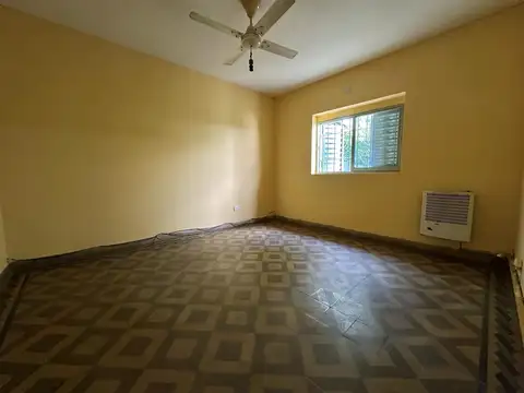 Casa en Alquiler con 1 cochera