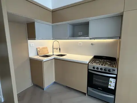 Excelente Semi piso 3 Ambientes al frente c/ Balcon "A ESTRENAR"