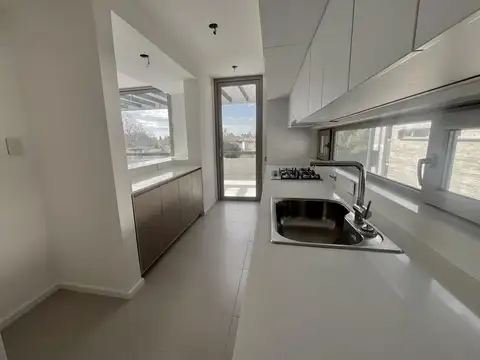 Departamento en Alquiler con 2 cocheras