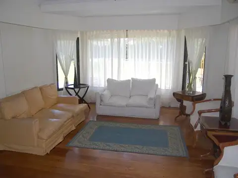 Casa 5 ambientes con 5 baños