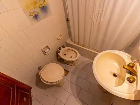 VENTA CASA DE PASILLO BARRIO ESPAÑA Y HOSPITALES