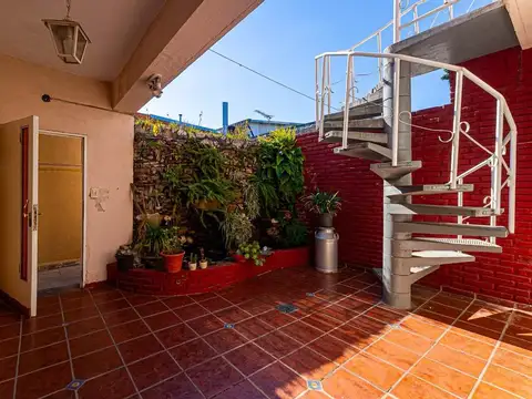 VENTA CASA DE PASILLO BARRIO ESPAÑA Y HOSPITALES