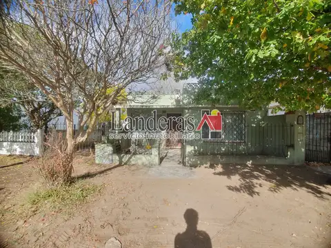 VENTA EN BLOCK - Casa 3 amb. + Dos Departamentos 2 amb. - TODOS LOS SERVICIOS!