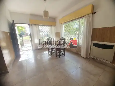 VENTA EN BLOCK - Casa 3 amb. + Dos Departamentos 2 amb. - TODOS LOS SERVICIOS!