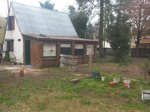 Casa Alpina de 1 dormitorio sobre lote 10 x 30, City Bell.