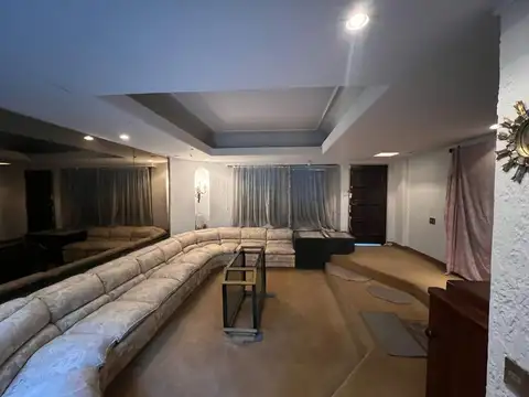 Casa 5 ambientes con 6 baños