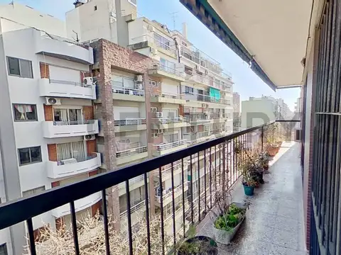 DEPARTAMENTO EN VENTA FLORES 4 AMBIENTES CON DEPENDENCIA Y BALCON