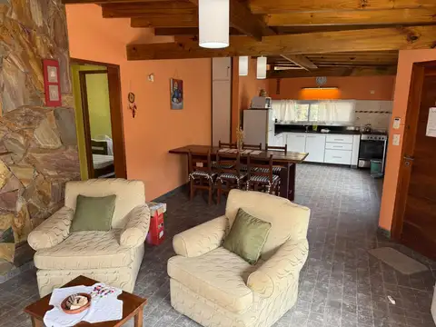 Casa 3 ambientes con 2 baños