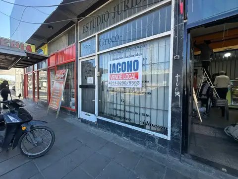 Local comercial en venta ubicado en Bernal Oeste