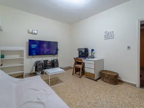 VENTA PH 2 AMBIENTES LOMAS DEL MIRADOR CON PATIO