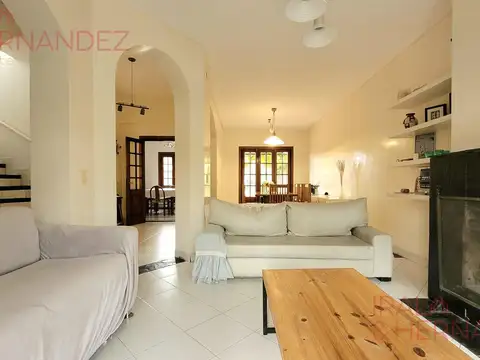 Casa 5 ambientes con 3 baños
