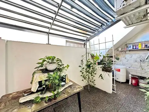 Depto Tipo Casa 2 ambientes con 1 baño