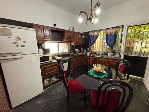 Casa en Venta en Adrogue, USD 170.000