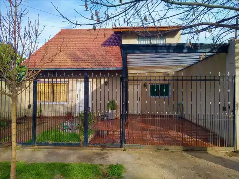 EN VENTA EXCELENTE CHALET 4 AMBIENTES EN JOSE C. PAZ